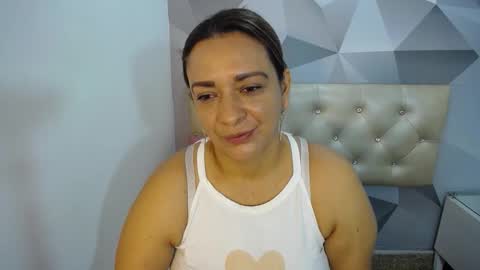 milf_hugeboobs online show from 12-02-25, 10:53