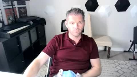 Snapshot of milf_hunter567 chatting on 10-19-25, 07:14 milf_hunter567 online show from 10-19-25, 07:14