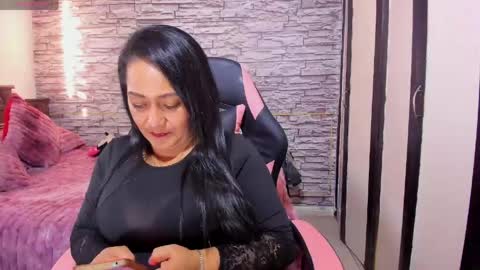 Julianna online show from 05-06-26, 10:26