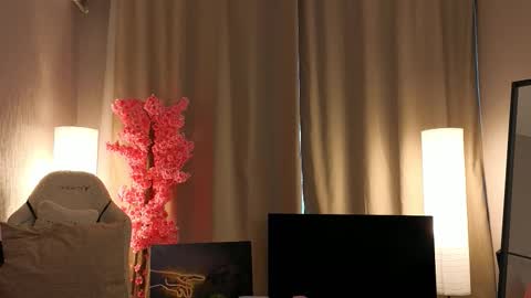 Snapshot of milf_mamyy chatting on 10-14-25, 07:09 Filicia online show from 10-14-25, 07:09
