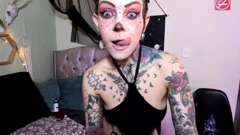 Snapshot of milf_onlyseduction chatting on 12-13-24, 01:01 Isabella online show from 12-13-24, 01:01