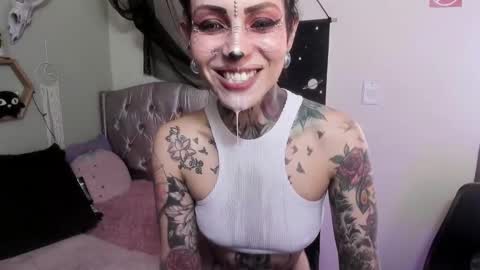 Snapshot of milf_onlyseduction chatting on 02-25-25, 04:21 Isabella online show from 02-25-25, 04:21