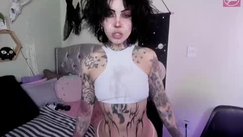Snapshot of milf_onlyseduction chatting on 03-07-25, 01:40 Isabella online show from 03-07-25, 01:40