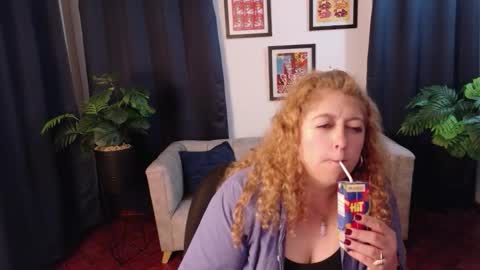Snapshot of milfarlet chatting on 02-17-26, 04:35 Arlet online show from 02-17-26, 04:35