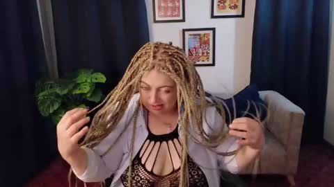 Snapshot of milfarlet chatting on 03-15-26, 03:29 Arlet online show from 03-15-26, 03:29