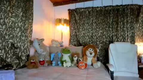 Snapshot of milfboobs_10 chatting on 11-22-25, 11:04 Nakary Bustamante online show from 11-22-25, 11:04