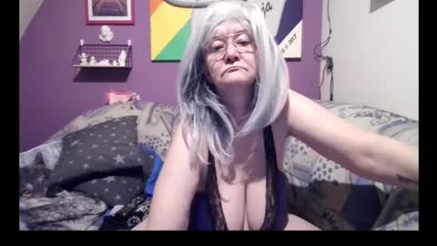 Snapshot of milfchantal chatting on 03-05-25, 05:18 Milfchantal online show from 03-05-25, 05:18