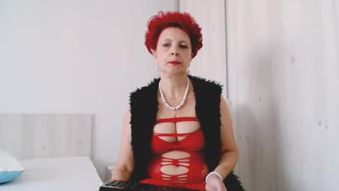 Snapshot of milffsupreme chatting on 09-19-25, 11:44 Milfsupreme online show from 09-19-25, 11:44