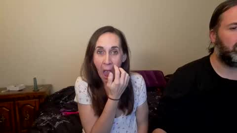 Jessica and Roger online show from 12-21-24, 06:09