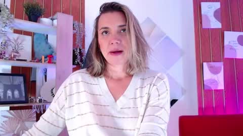 Snapshot of milfsecret69 chatting on 07-28-26, 03:21 Sara online show from 07-28-26, 03:21