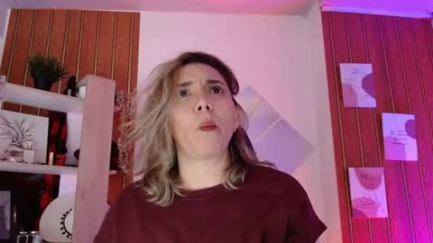 Snapshot of milfsecret69 chatting on 08-02-26, 11:08 Sara online show from 08-02-26, 11:08