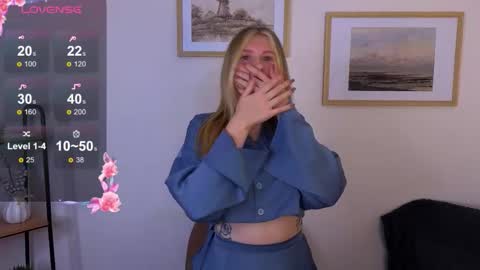 Snapshot of mili_stevense chatting on 10-23-25, 05:12 Linett online show from 10-23-25, 05:12