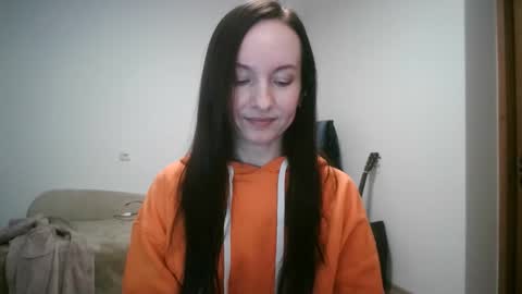 Snapshot of miliah chatting on 10-21-25, 06:41 miliah online show from 10-21-25, 06:41