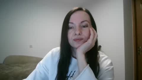 Snapshot of miliah chatting on 10-25-25, 06:35 miliah online show from 10-25-25, 06:35