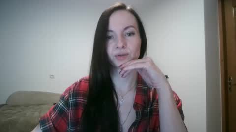 Snapshot of miliah chatting on 11-05-25, 07:47 miliah online show from 11-05-25, 07:47