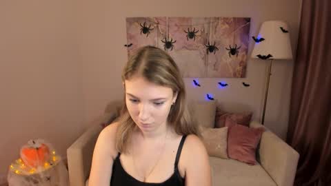 milinafox online show from 10-19-25, 01:06