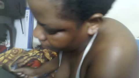 Snapshot of milk_titz chatting on 12-18-24, 07:30 kinwity online show from 12-18-24, 07:30