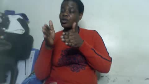 Snapshot of milk_titz chatting on 12-18-24, 10:35 kinwity online show from 12-18-24, 10:35