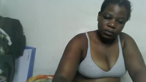 Snapshot of milk_titz chatting on 12-19-24, 06:56 kinwity online show from 12-19-24, 06:56