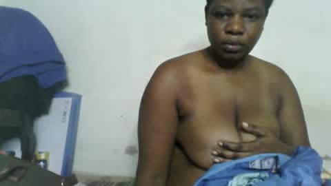 Snapshot of milk_titz chatting on 12-20-24, 06:40 kinwity online show from 12-20-24, 06:40