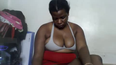 Snapshot of milk_titz chatting on 12-20-24, 01:33 kinwity online show from 12-20-24, 01:33