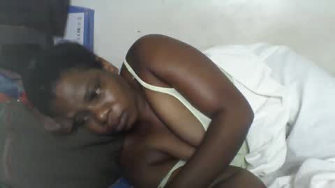 Snapshot of milk_titz chatting on 12-21-24, 04:30 kinwity online show from 12-21-24, 04:30