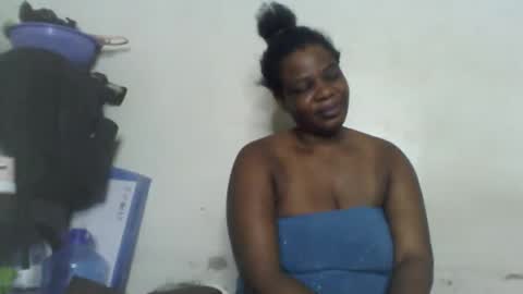 Snapshot of milk_titz chatting on 12-22-24, 07:54 kinwity online show from 12-22-24, 07:54