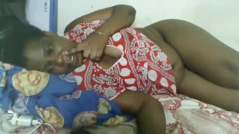 Snapshot of milk_titz chatting on 12-23-24, 06:44 kinwity online show from 12-23-24, 06:44