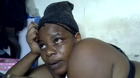 Snapshot of milk_titz chatting on 01-03-25, 05:10 kinwity online show from 01-03-25, 05:10