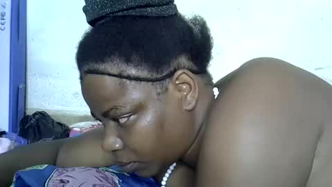 Snapshot of milk_titz chatting on 01-03-25, 08:11 kinwity online show from 01-03-25, 08:11