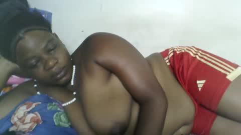 Snapshot of milk_titz chatting on 01-04-25, 04:44 kinwity online show from 01-04-25, 04:44