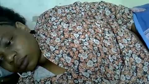 Snapshot of milk_titz chatting on 01-09-25, 05:34 kinwity online show from 01-09-25, 05:34