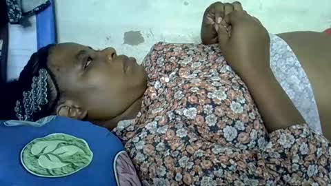 Snapshot of milk_titz chatting on 01-09-25, 07:18 kinwity online show from 01-09-25, 07:18