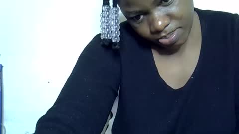 Snapshot of milk_titz chatting on 01-11-25, 08:43 kinwity online show from 01-11-25, 08:43