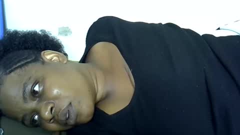 Snapshot of milk_titz chatting on 01-11-25, 08:54 kinwity online show from 01-11-25, 08:54