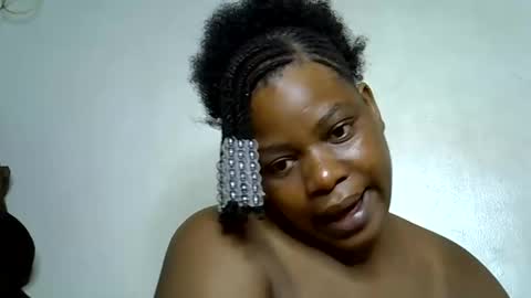 Snapshot of milk_titz chatting on 01-12-25, 02:09 kinwity online show from 01-12-25, 02:09