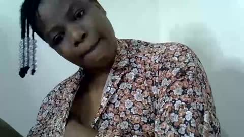 Snapshot of milk_titz chatting on 01-29-25, 08:18 kinwity online show from 01-29-25, 08:18