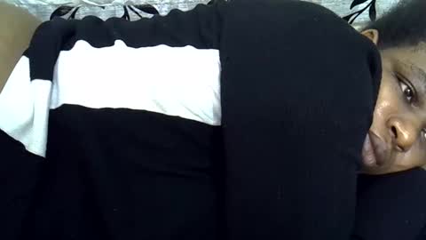 Snapshot of milk_titz chatting on 02-01-25, 05:58 kinwity online show from 02-01-25, 05:58