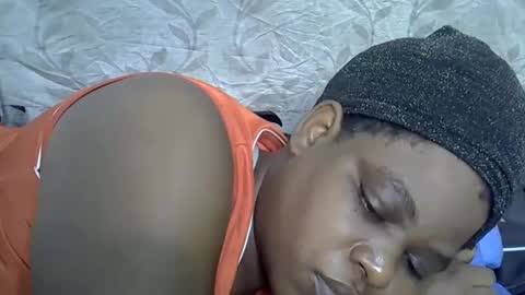 Snapshot of milk_titz chatting on 02-11-25, 08:15 kinwity online show from 02-11-25, 08:15