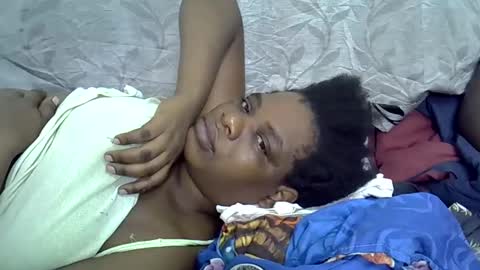 Snapshot of milk_titz chatting on 02-15-25, 06:23 kinwity online show from 02-15-25, 06:23