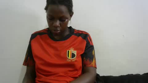 Snapshot of milk_titz chatting on 02-17-25, 04:37 kinwity online show from 02-17-25, 04:37