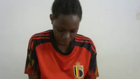 Snapshot of milk_titz chatting on 02-18-25, 04:58 kinwity online show from 02-18-25, 04:58