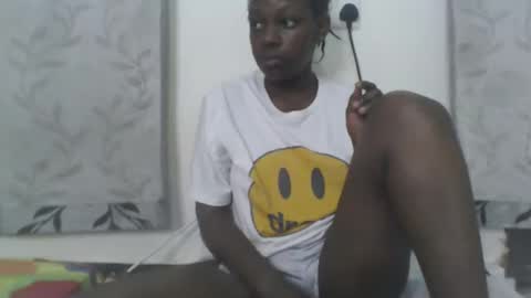 Snapshot of milk_titz chatting on 02-19-25, 05:38 kinwity online show from 02-19-25, 05:38