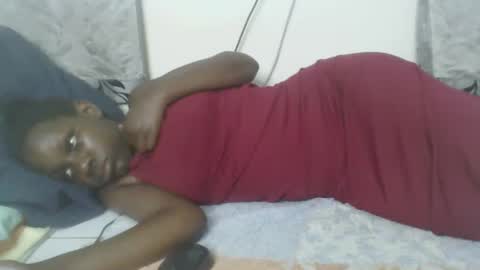 Snapshot of milk_titz chatting on 02-19-25, 07:16 kinwity online show from 02-19-25, 07:16