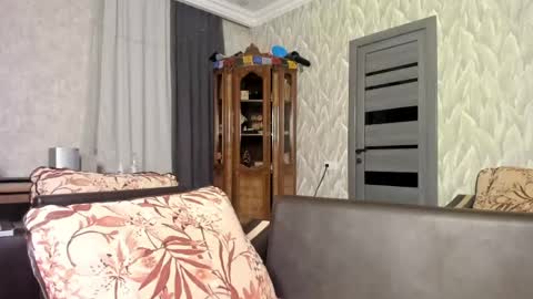 Isaac online show from 05-09-26, 10:48