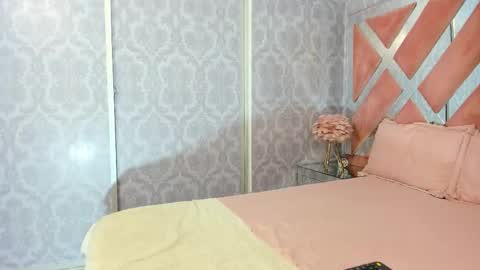 Snapshot of milkybaby_ chatting on 11-28-25, 05:15 Sofia online show from 11-28-25, 05:15