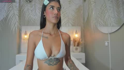 Snapshot of milkybaby_ chatting on 12-17-25, 01:17 Sofia online show from 12-17-25, 01:17