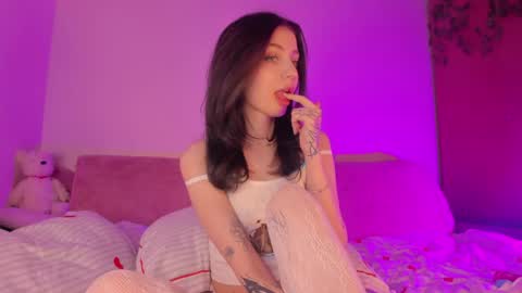 Snapshot of milla_remmy chatting on 04-22-26, 12:02 Milla online show from 04-22-26, 12:02