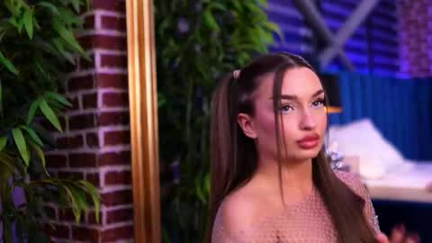 Snapshot of milla_serene chatting on 11-17-25, 06:30 Milla online show from 11-17-25, 06:30