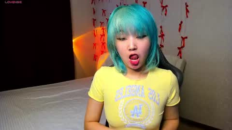 Snapshot of milla_waves chatting on 06-20-26, 01:03 Milla or just Mi online show from 06-20-26, 01:03